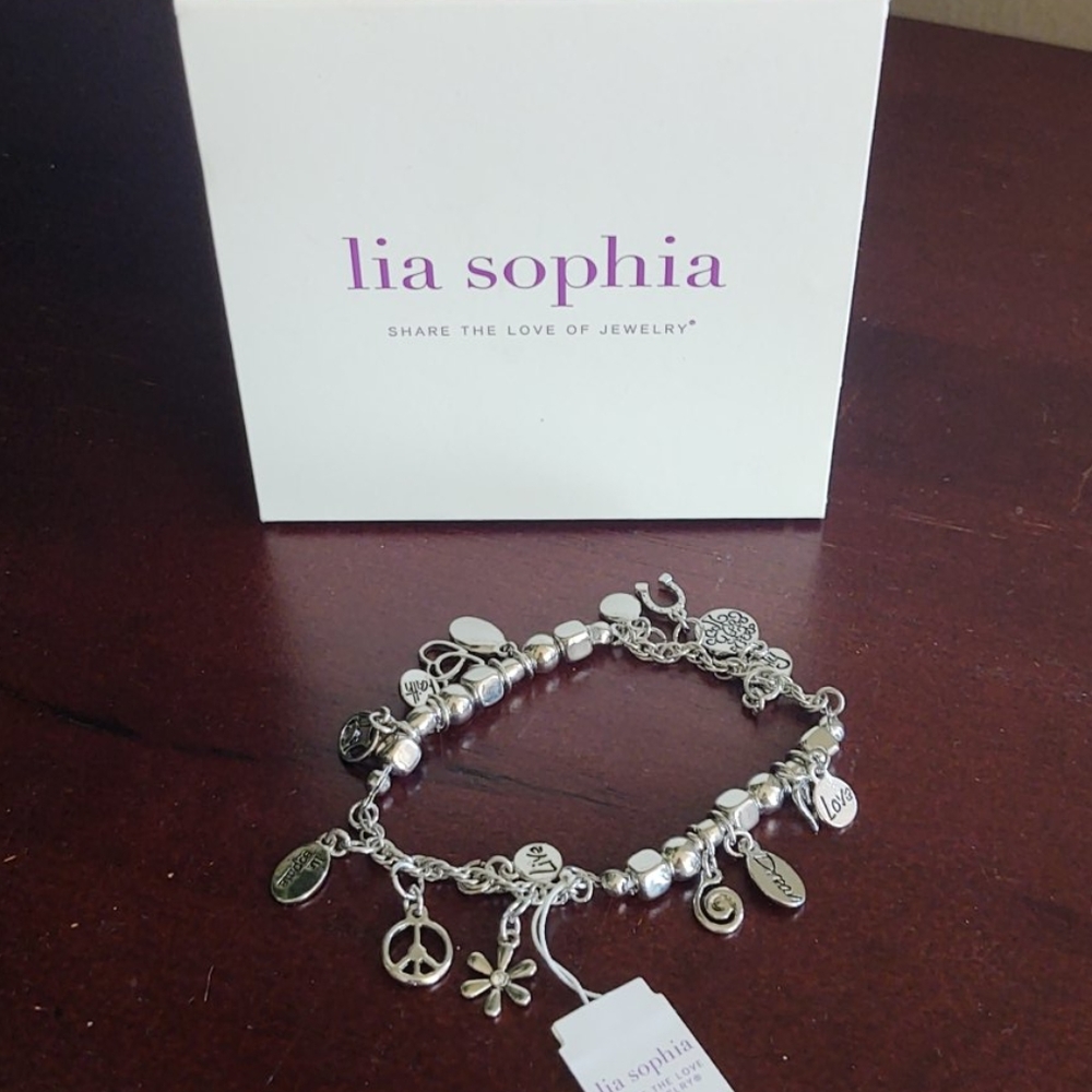 NWT Lia Sophia "Lovely Days" Stretch Bracelet